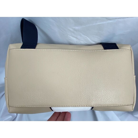 Tommy Hilfiger Chloe II Flap Backpack Fawn/White Greige/Tommy Navy Vegan - Picture 8 of 13